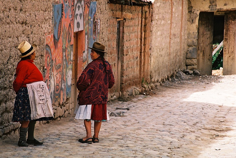 Laura i Astronom-219.JPG - Droga do Macchu Picchu wypadła nam przez Świętą Dolinę Inków i przez Ollantaytambo. (Zdjęcie: Laura i Astronom)